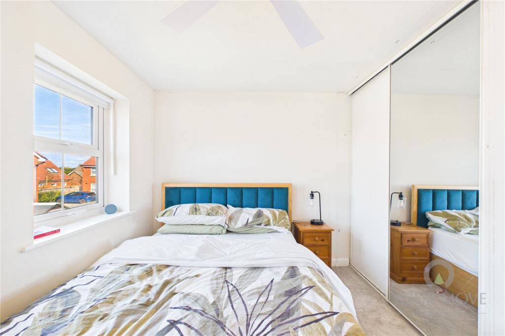 House in Buckingham, Buckinghamshire - View 4