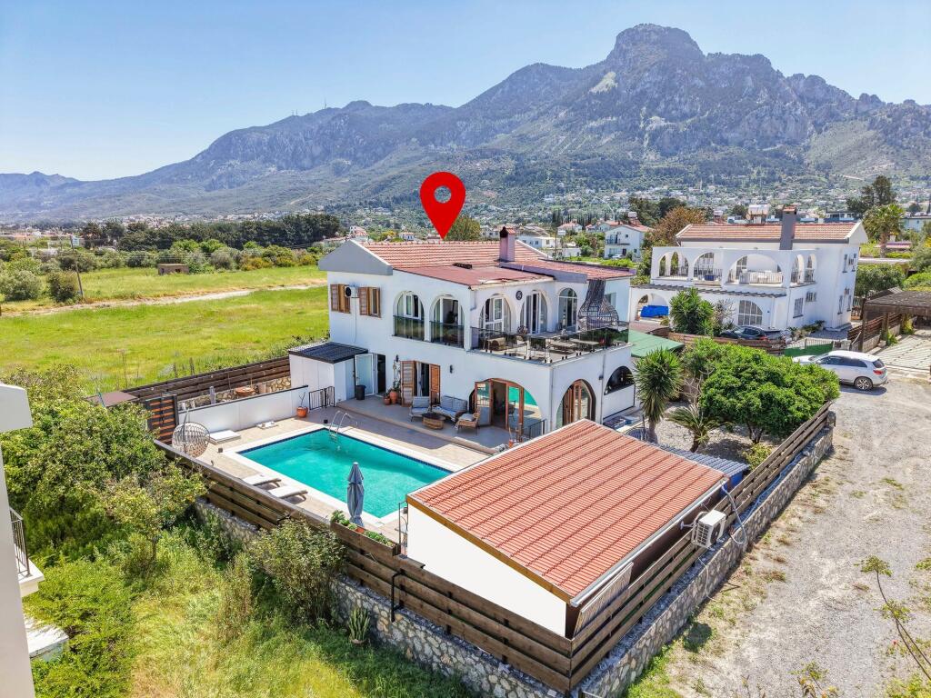 Main image of property: Kyrenia/Girne, Karsiyaka