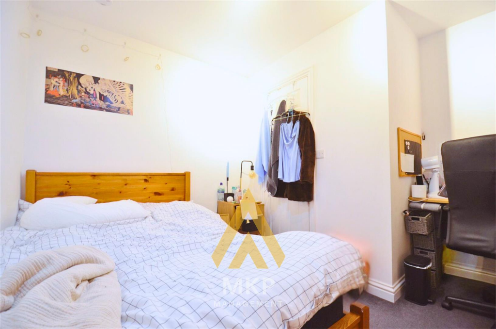 6 bedroom terraced house for rent