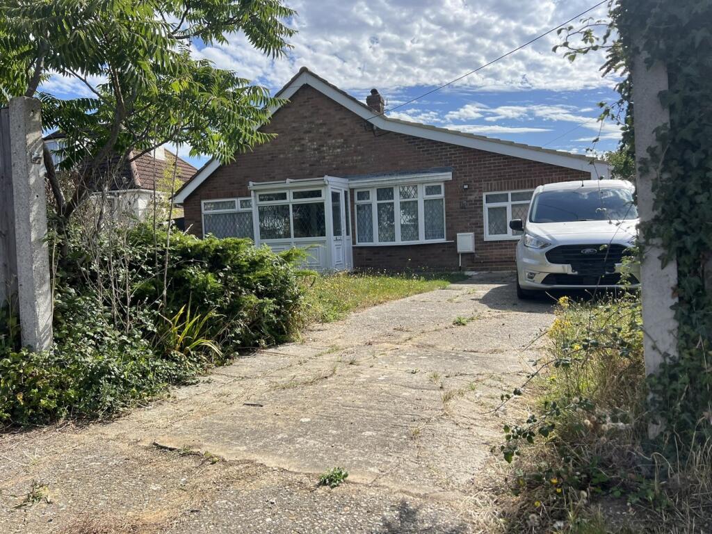 3-bed bungalow on Halstead Road, KIRBY CROSS, CO13, £385,000