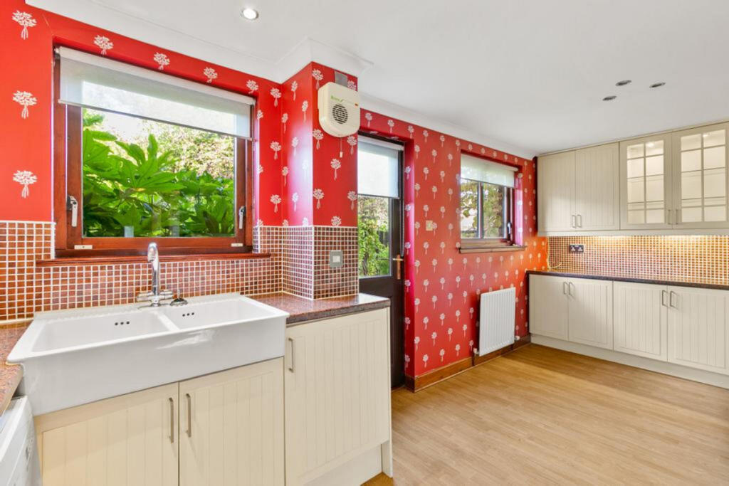 House in Glasgow, Southpark Village, Darnley - View 5