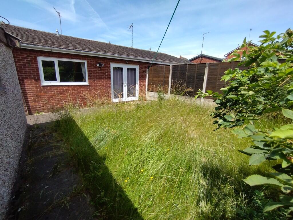 Woodhall Road, Kidsgrove, Stoke-on-Trent photo 2