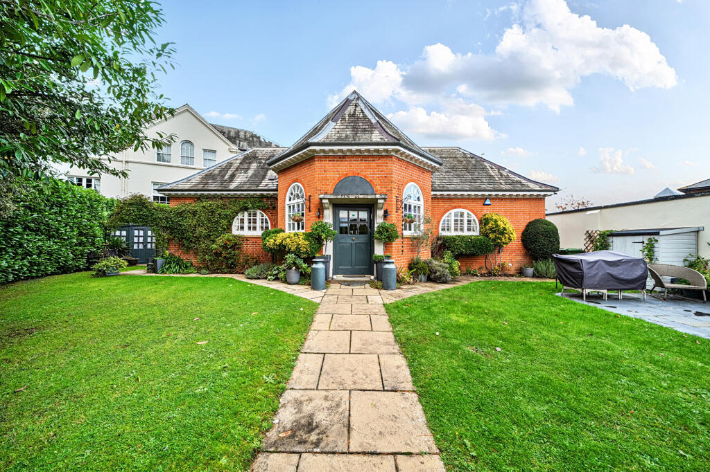 Main image of property: Grace Avenue, Radlett, WD7