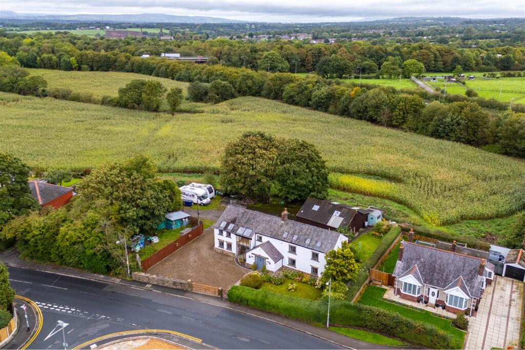 House in Preston - View 5