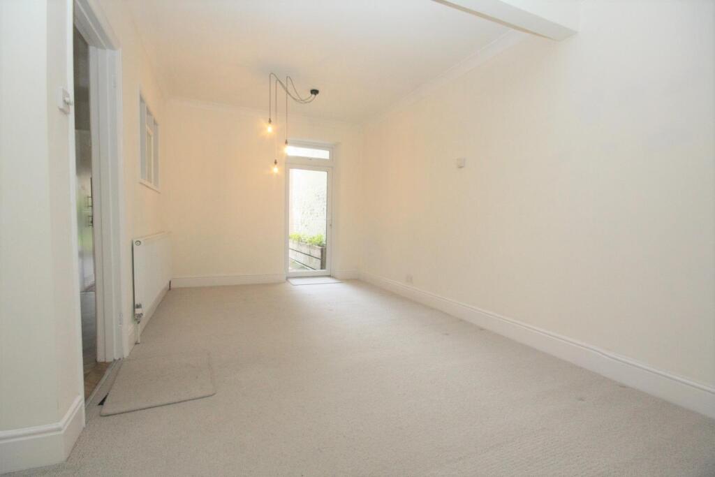 House in Southampton - View 5