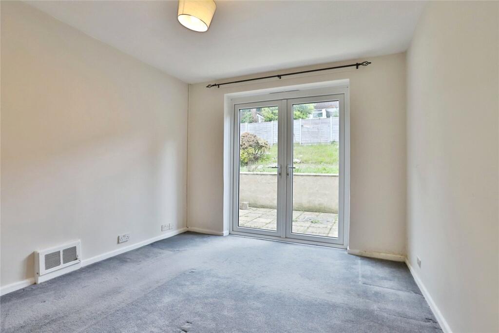 Mayford Road, POOLE, Dorset, BH12 photo 2
