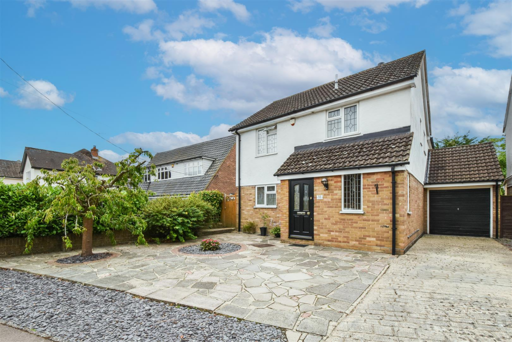 5-bed detached on Stocksfield, Kelvedon Hatch, Brentwood, £665,000