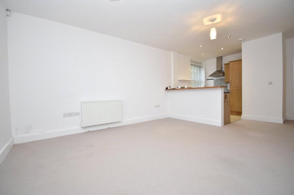 Pelican Lane, Newbury, Berkshire, RG14 - View 4
