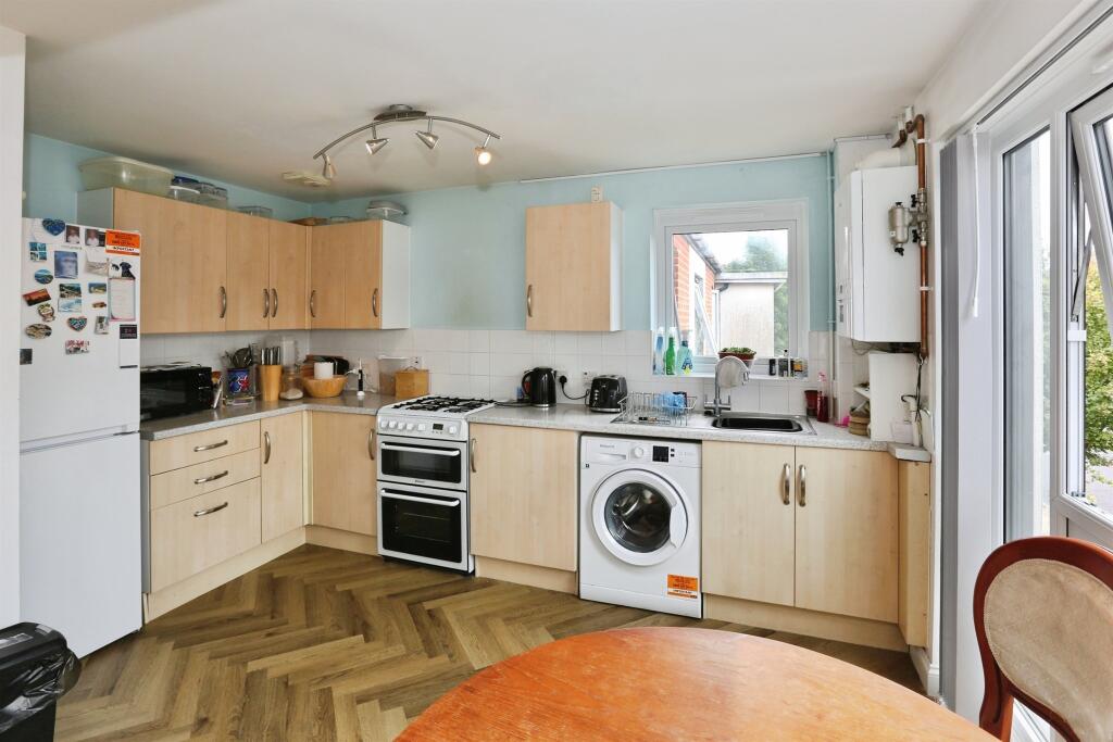 Apartment in Gosport, Hampshire - View 4