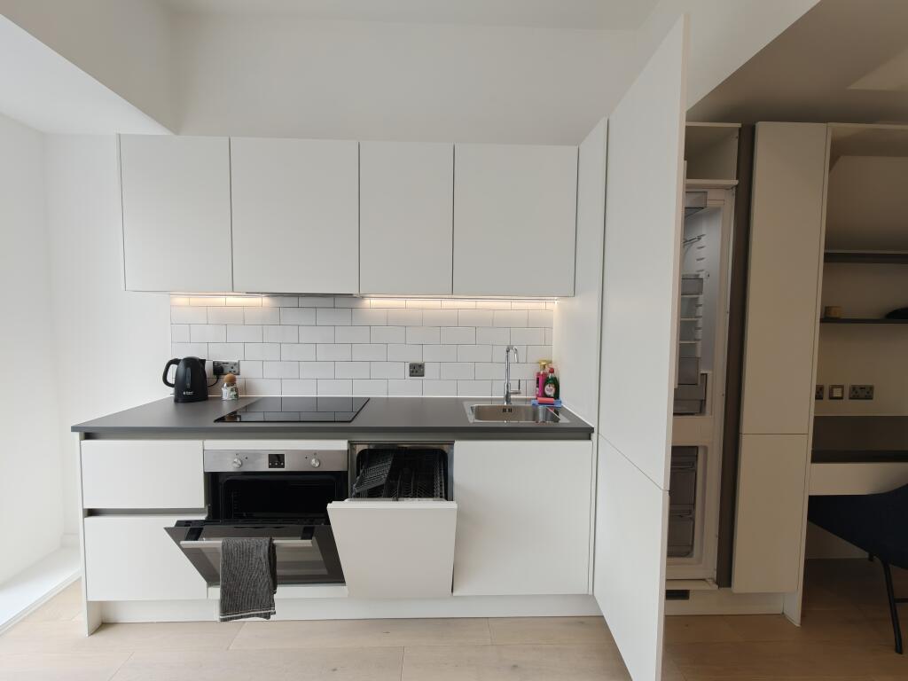 Apartment in Twickenham - View 5