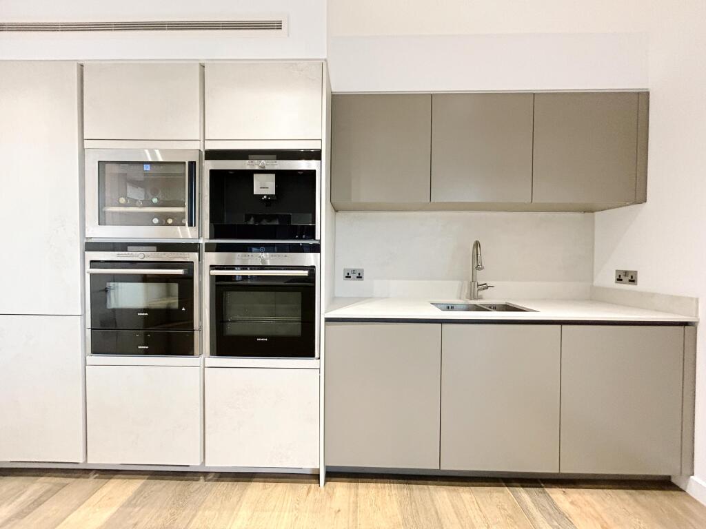 Apartment in London - More