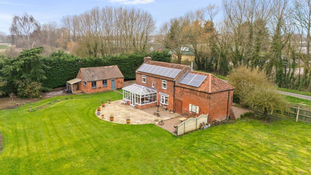 Main image of property: Pasture Road South, Barton-Upon-Humber, North Lincolnshire, DN18