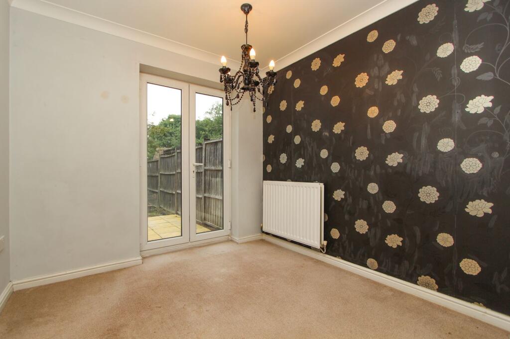 Combine Close, Four Oaks, B75 photo 5