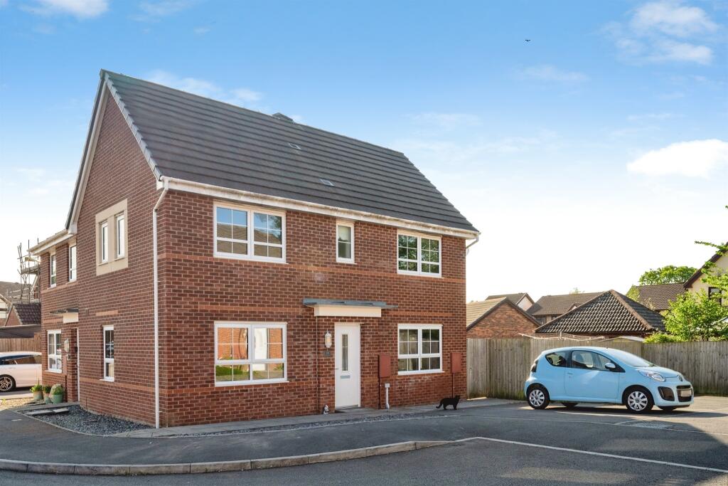 Main image of property: Heol Pentre Bach, Gorseinon, Swansea