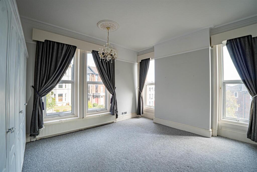 Apartment in Tonbridge - View 4