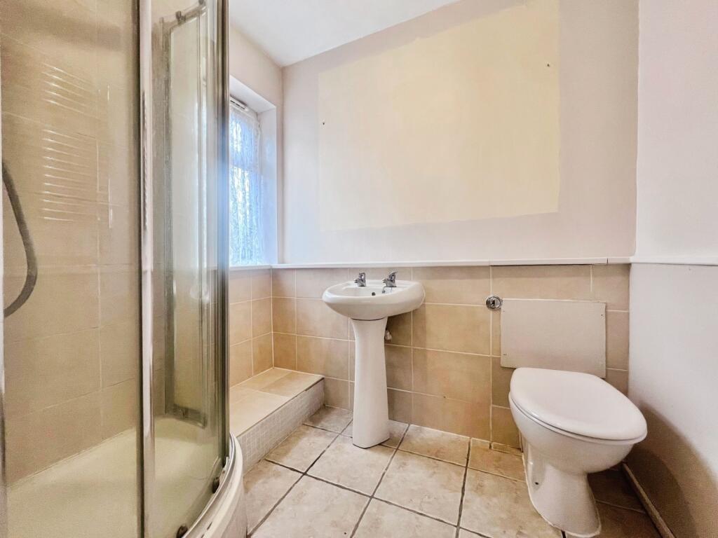 Apartment in Reading - View 5