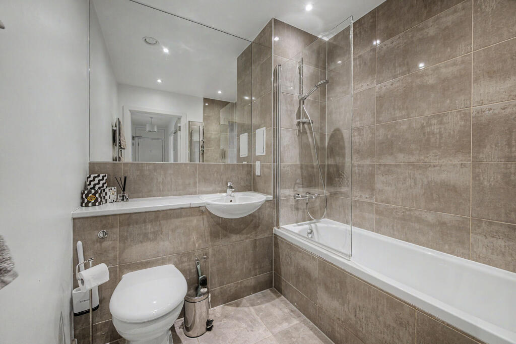 Apartment in London - More