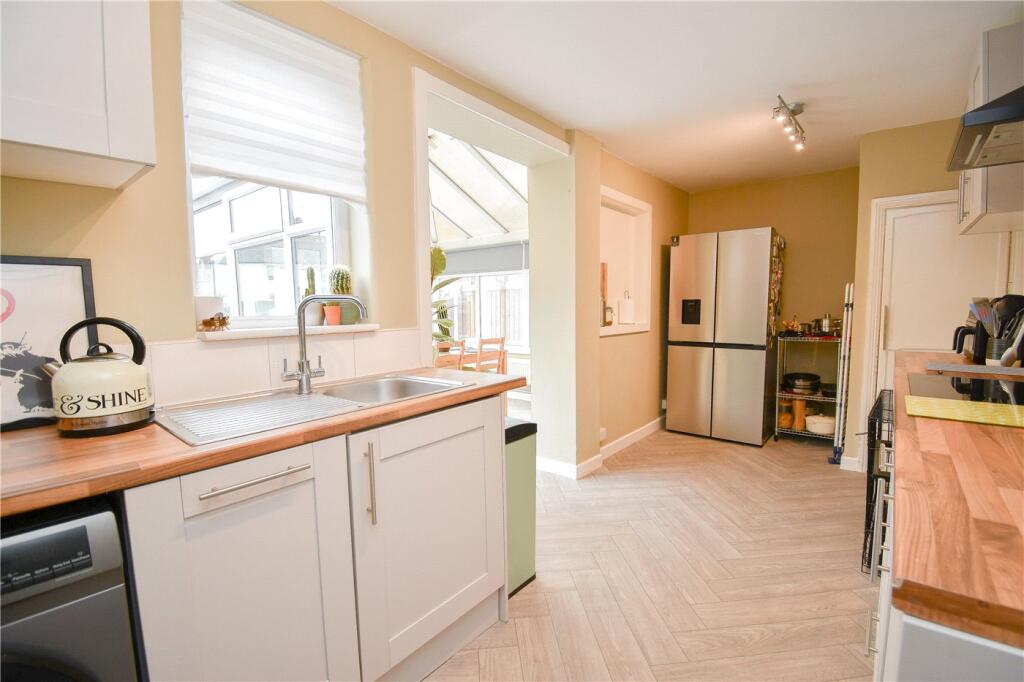 Glenwood Close, Little Sutton, Ellesmere Port photo 4