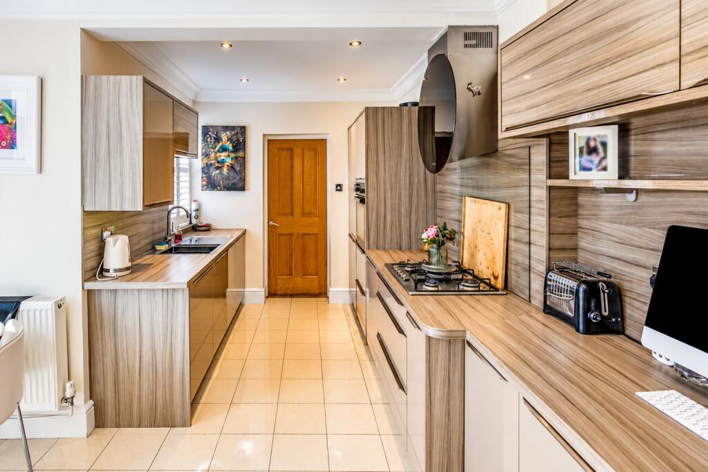 House in Portsmouth - More
