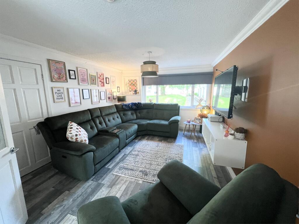 10 Treesbank, Kilwinning, KA13 6LY - View 4
