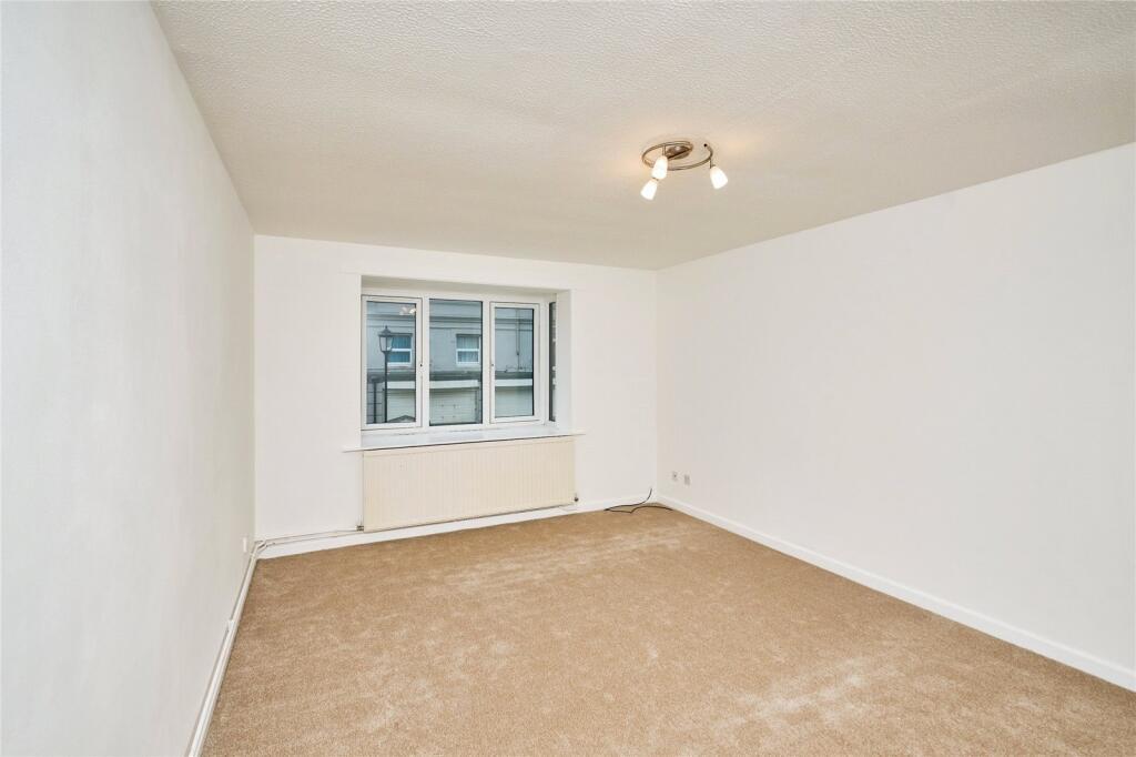 Apartment in Sandown, Yaverland - View 3