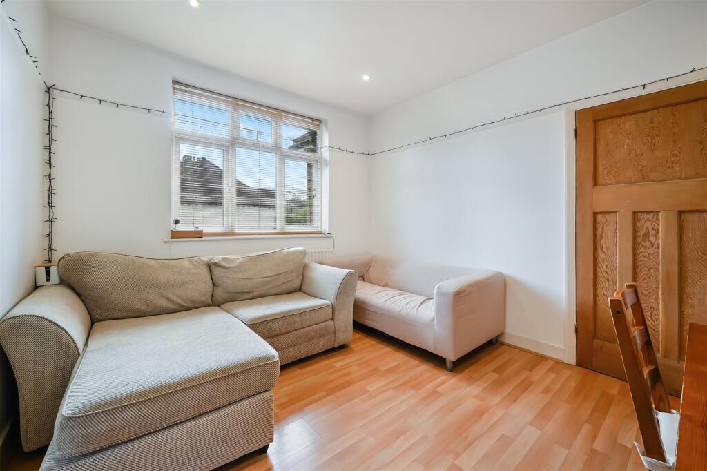 Apartment in London, South Wimbledon, Merton - View 2