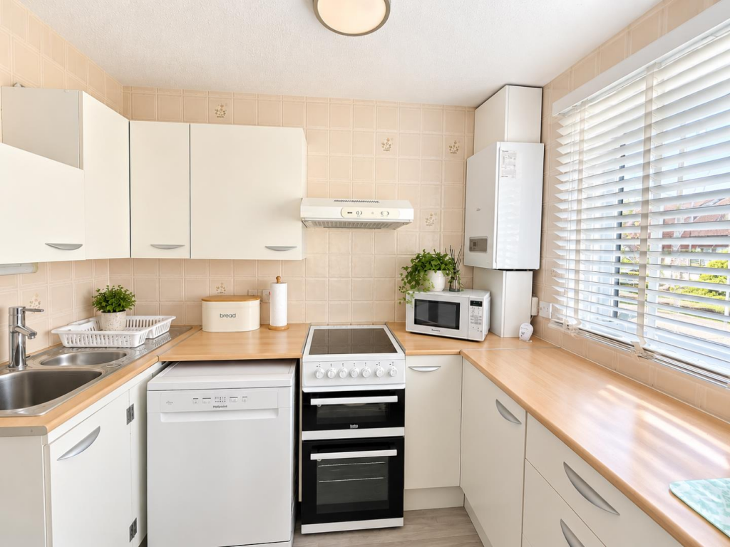 Apartment in Twickenham - View 4