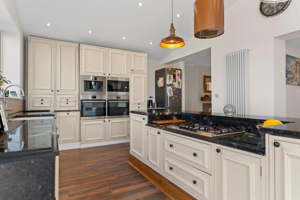 House in Stoke-on-Trent - More