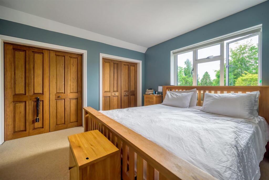 House in South Oxfordshire, Sonning Common - More