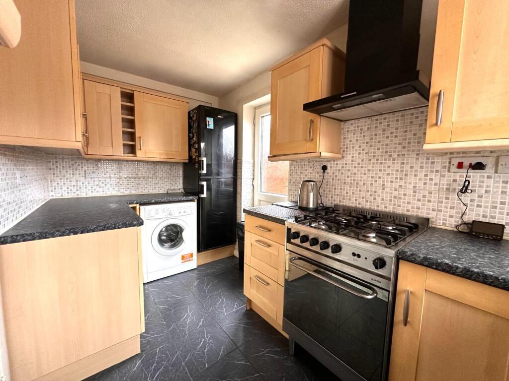 Shelford Close, The Glades, Northampton NN3 photo 3