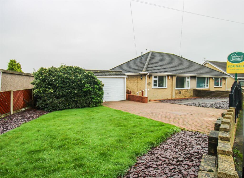 2-bed semi-detached on Highfield Crescent, Overton, Wakefield, £247,500