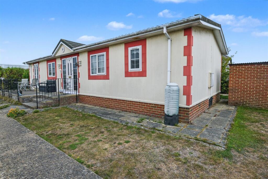 2-bed caravan on Creek Road, Canvey Island, £180,000