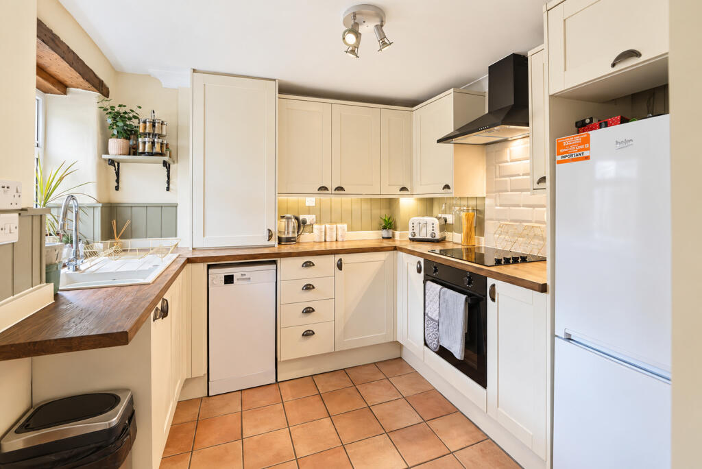 Goulds Brook Terrace, Crewkerne photo 4