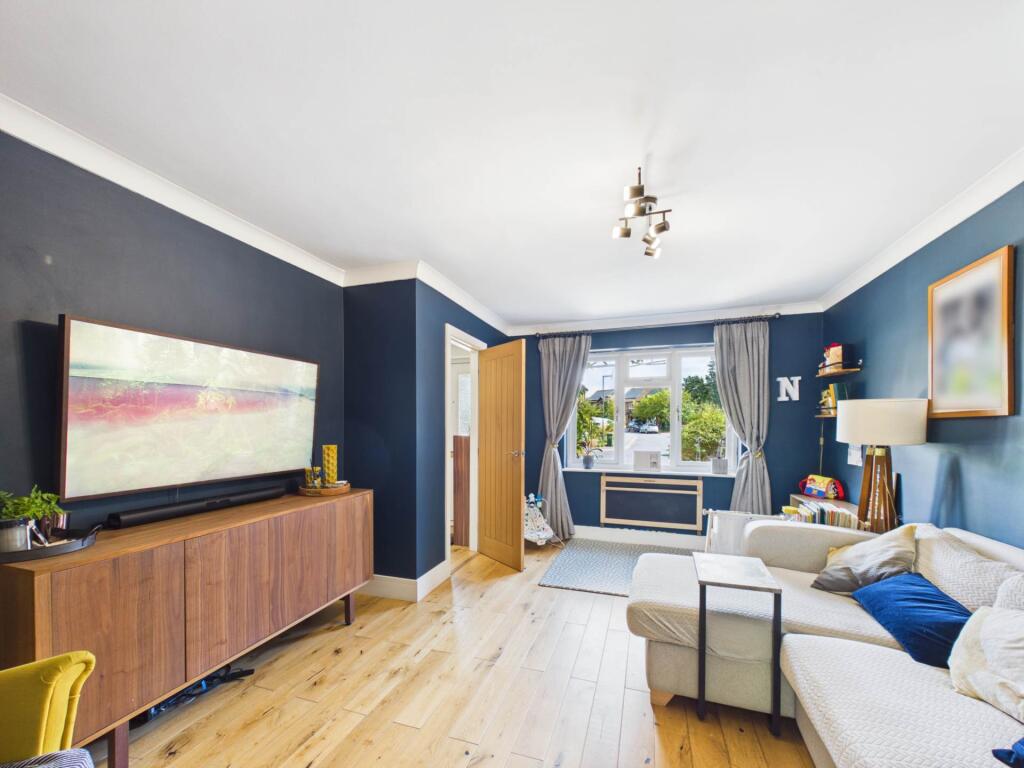 House in Redhill - View 3