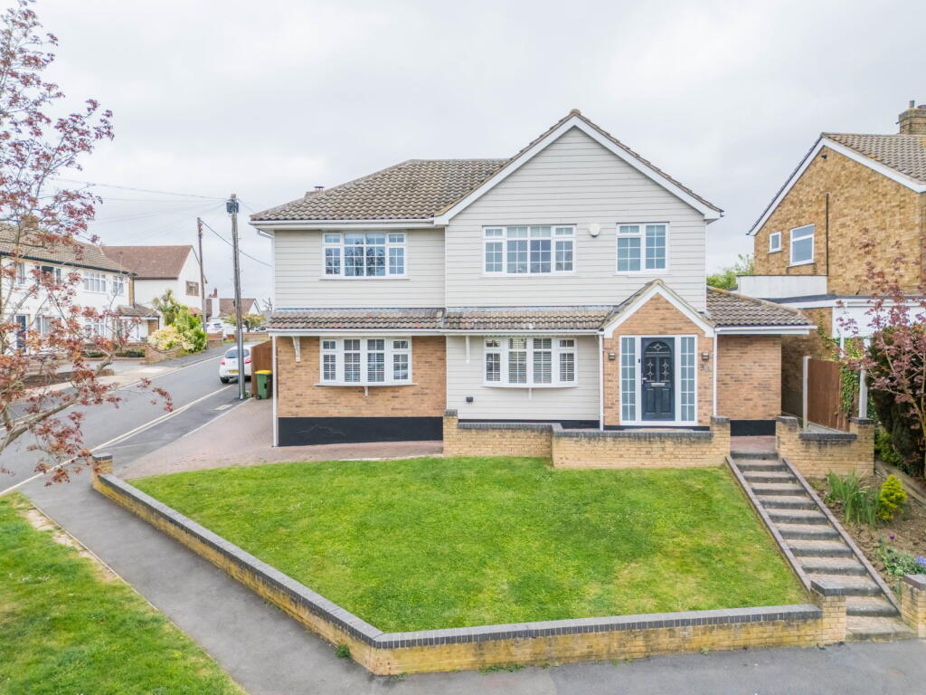Main image of property: Beech Avenue, Rayleigh, SS6 8AE