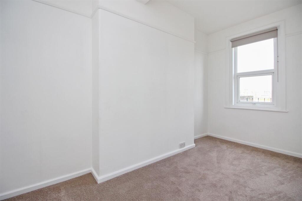 Apartment in Margate, Cliftonville West, Cliftonville - View 4