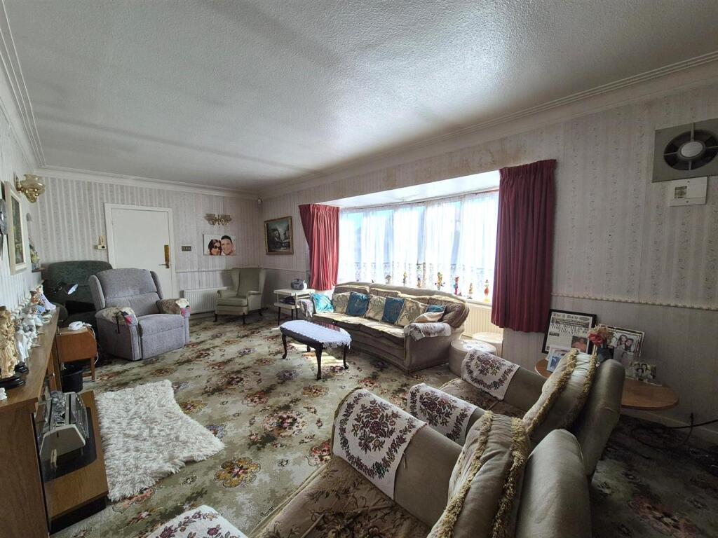 Clifton Drive North, Lytham St. Annes photo 4
