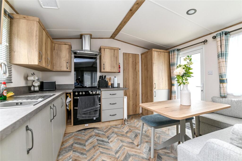 House in New Forest, New Milton - View 2