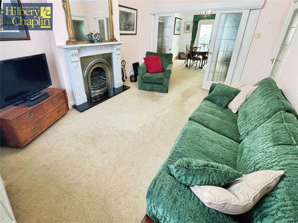 Little Gaynes Lane, Upminster, RM14 photo 3