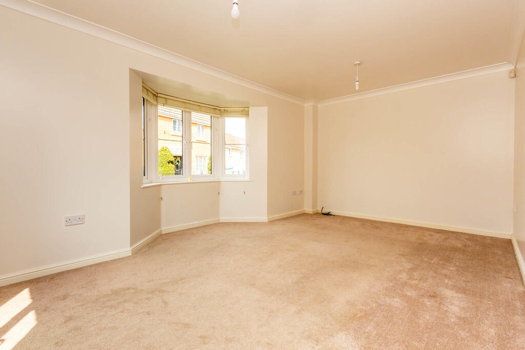 Vicarage Road, Rushden - View 6