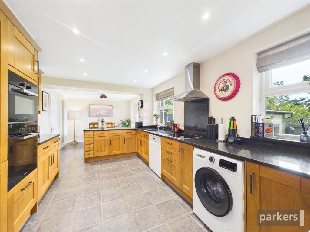 Anthian Close, Woodley, Reading, Berkshire, RG5 photo 4