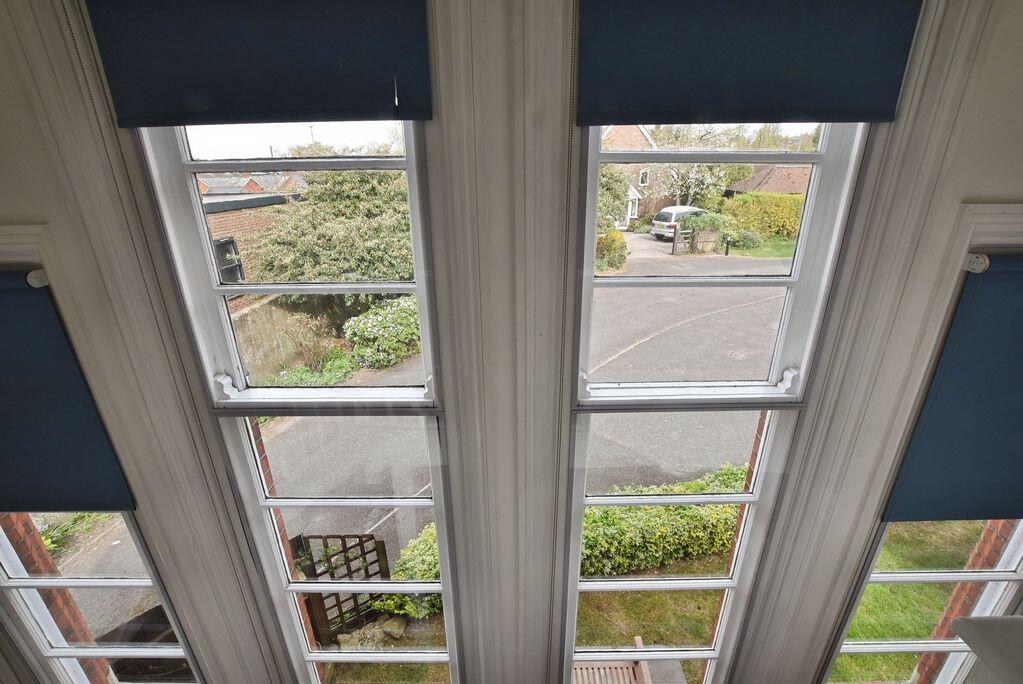 Wyndham Park, Salisbury                   ***VIDEO TOUR*** photo 4