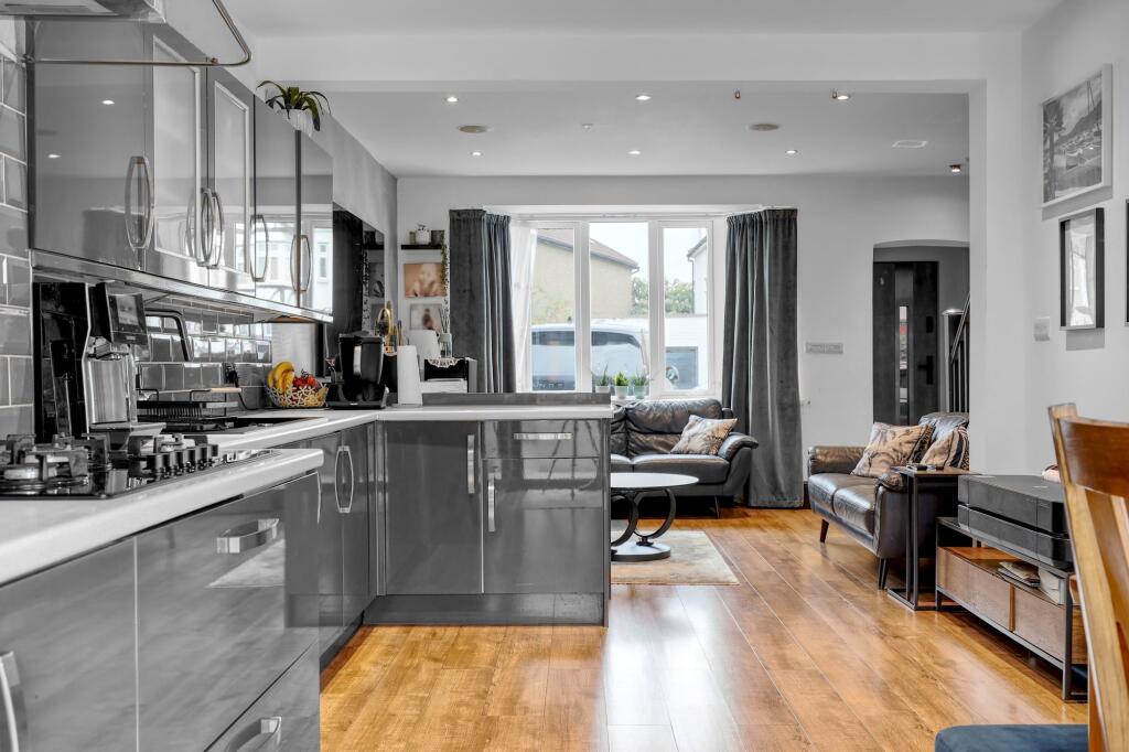 House in Enfield - View 4