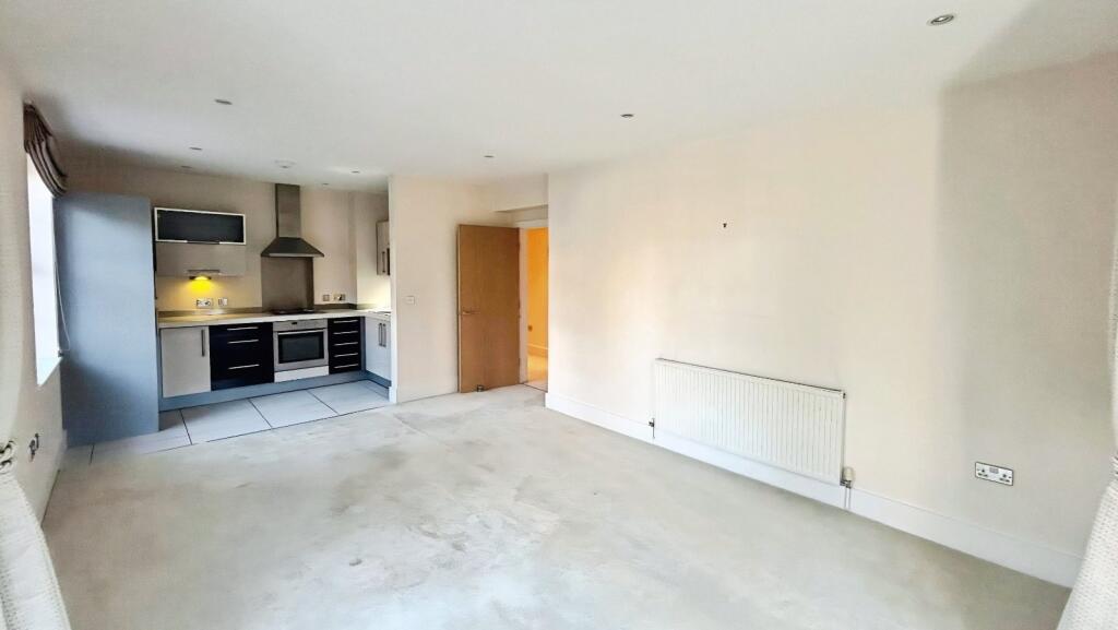 Apartment in Trafford, Greater Manchester - View 5