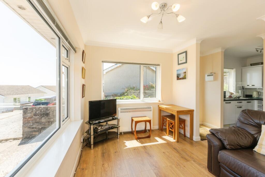 Limeslade Drive, SWANSEA, West Glamorgan, SA3 photo 3