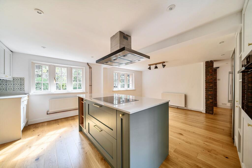 House in Redhill - View 5