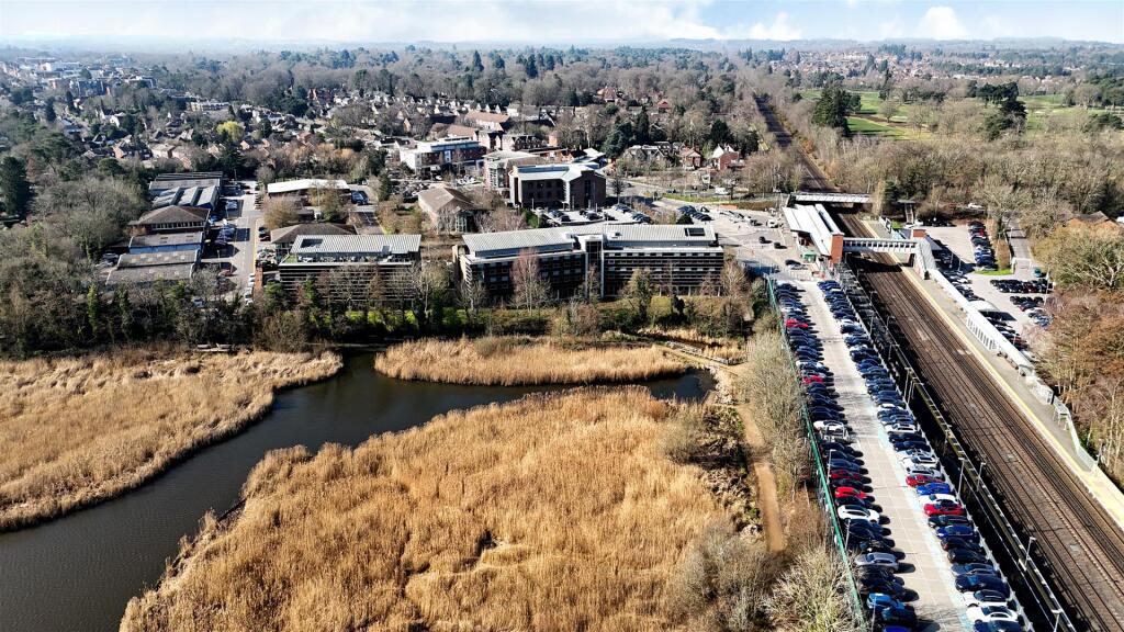 Main image of property: Roop House Waterfront, Fleet