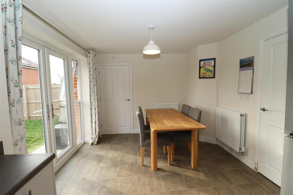 House in Hull - View 5