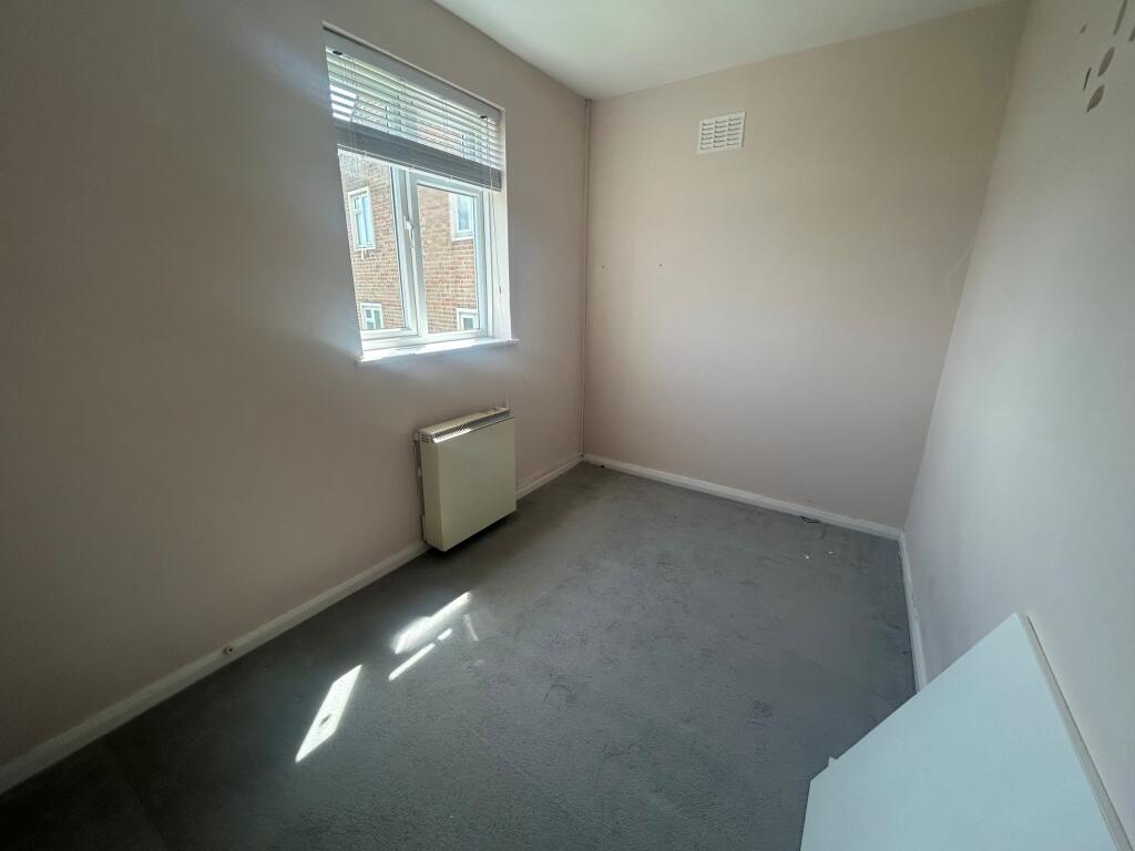Apartment in Birmingham, Sutton Coldfield - View 5