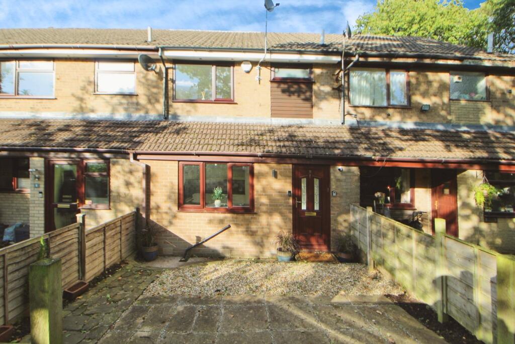 Main image of property: Simmondley Grove, Glossop, Derbyshire, SK13